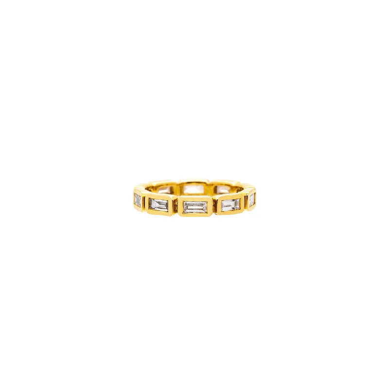 18 Karat Yellow Gold Simone Baguette Diamond Band