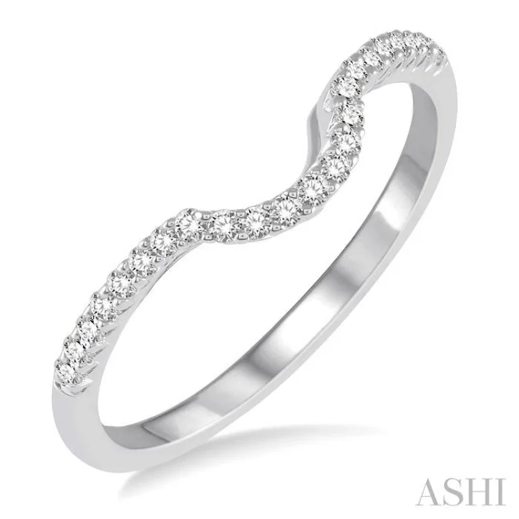 1/4 Ctw Round Cut Diamond Wedding Band in 14K White Gold