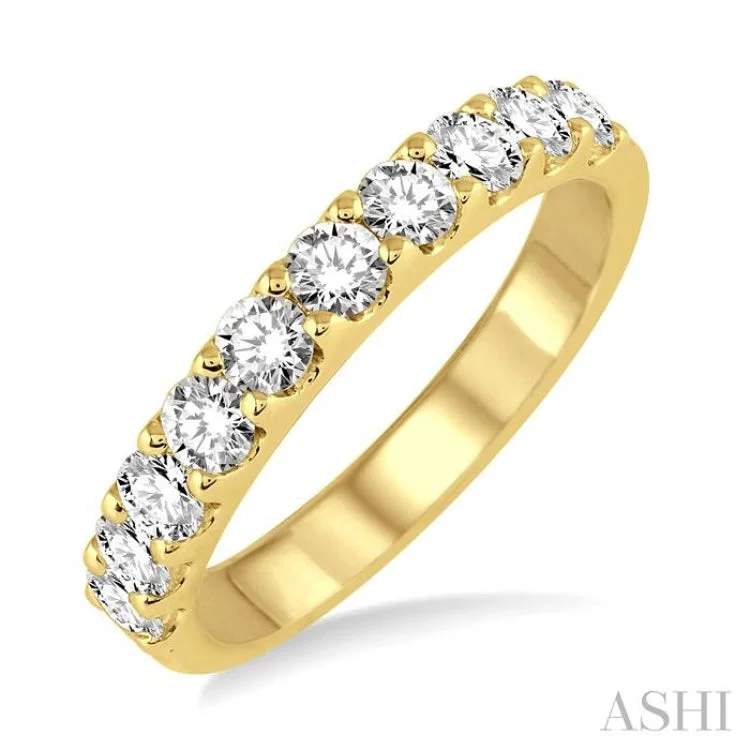 1 Ctw Round Cut Diamond Wedding Band in 14K Yellow Gold